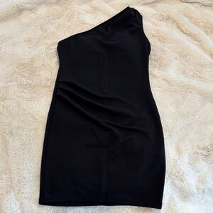 Elegant Black One-Shoulder Dress